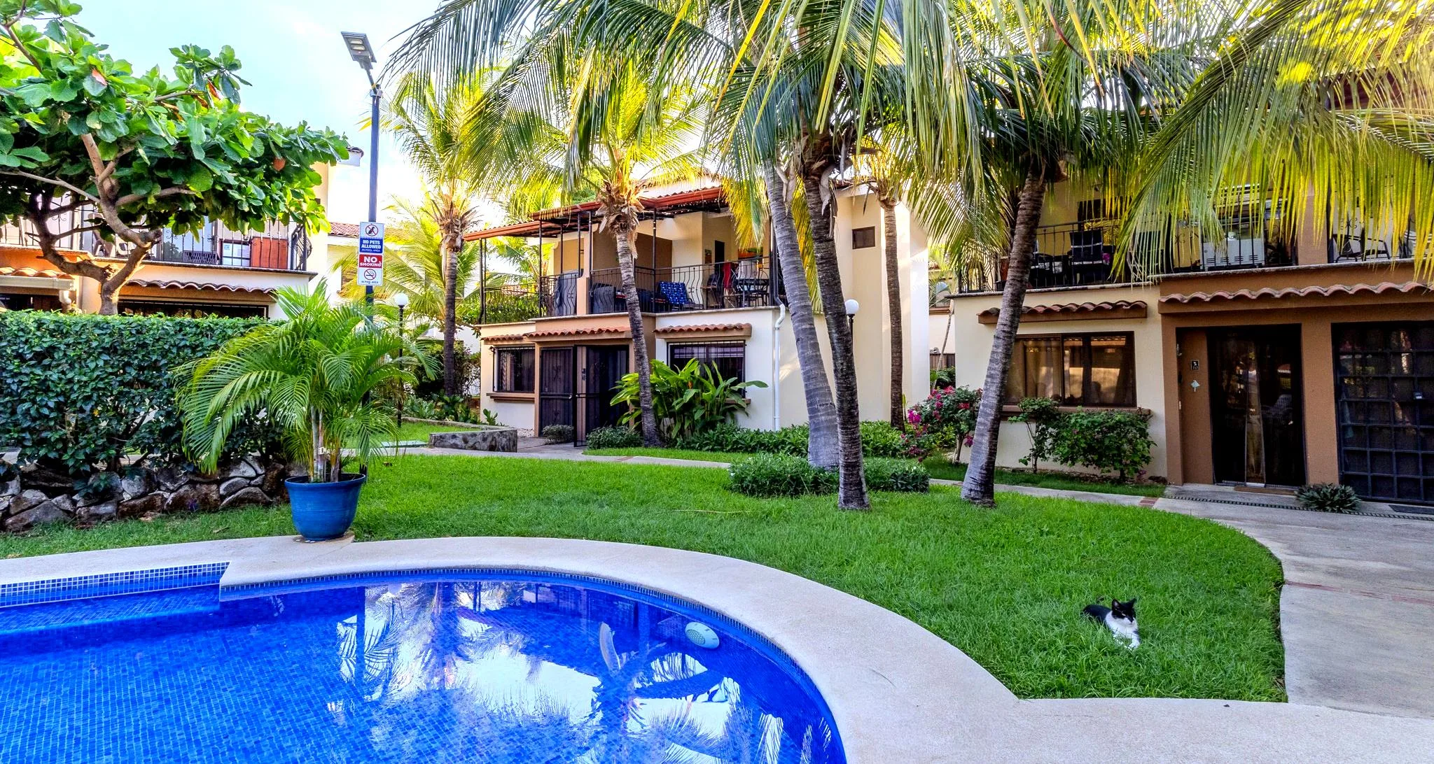 Jade Beach A12 - 3