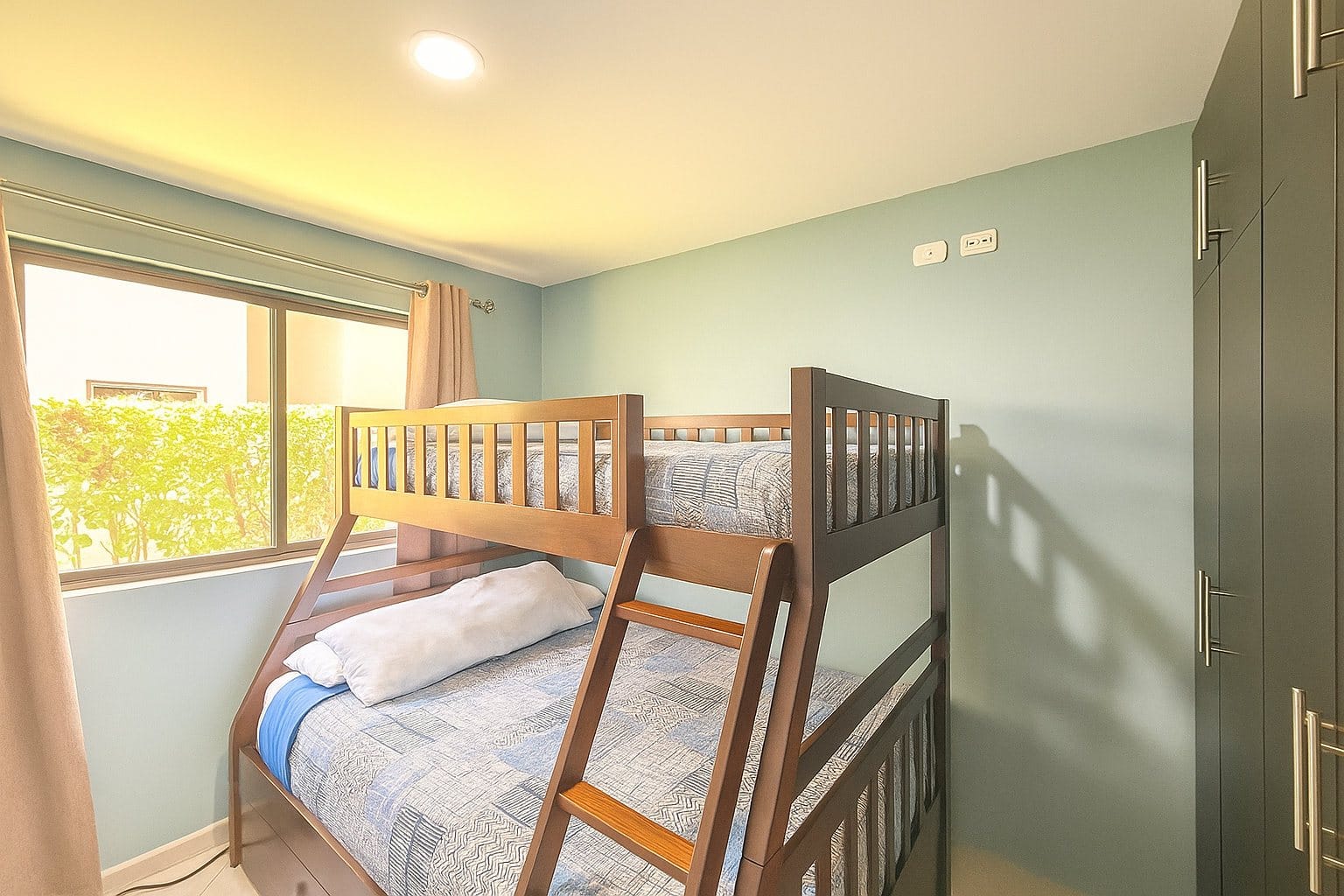 Jade Beach B25 - 13