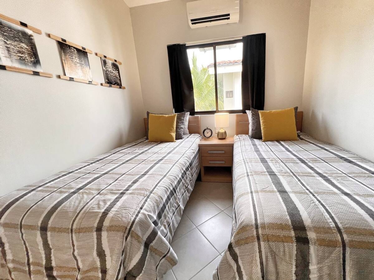 Jade Beach B28 - 13