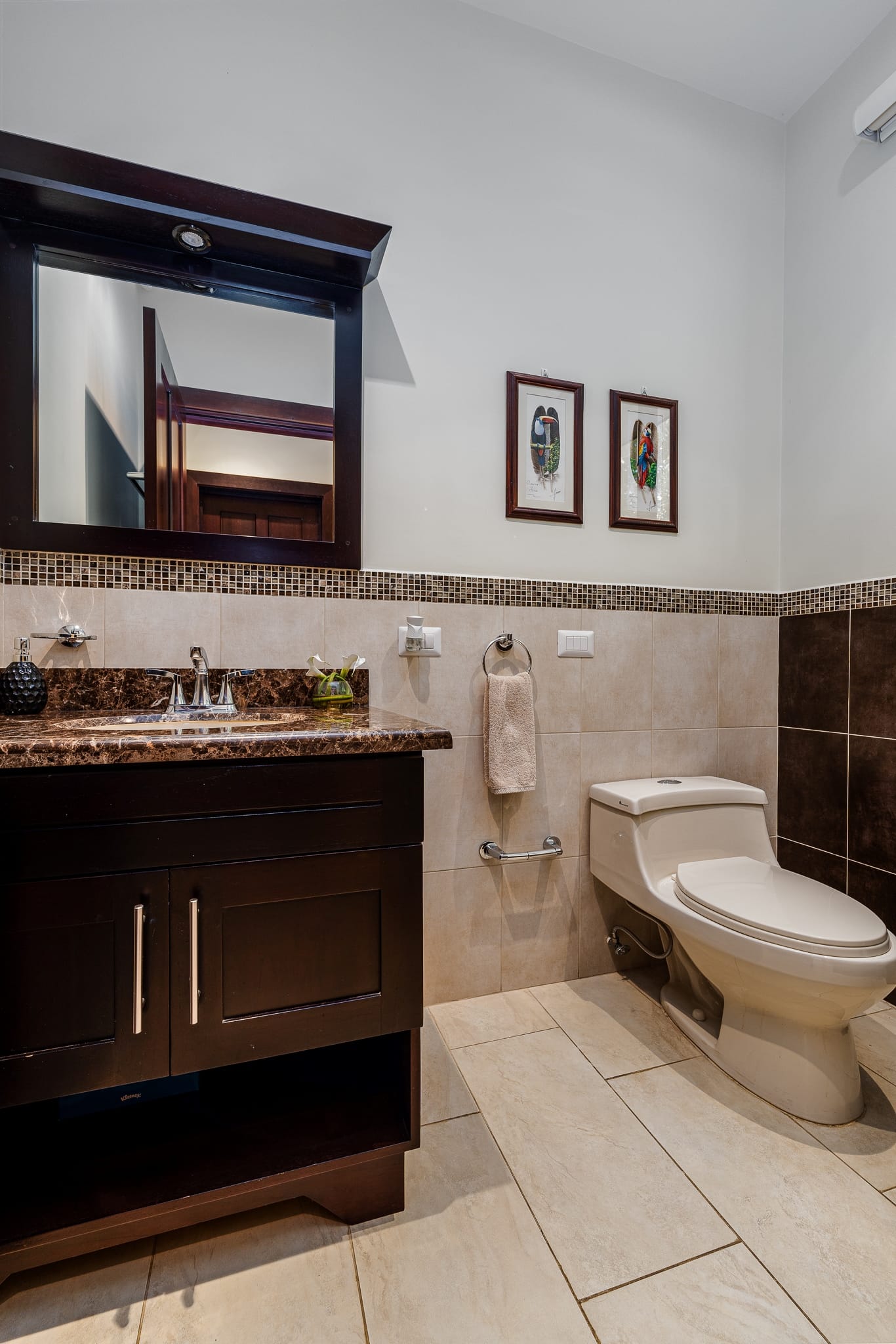 Casa Dulce Vida Pacifico rental home - Half Bath1