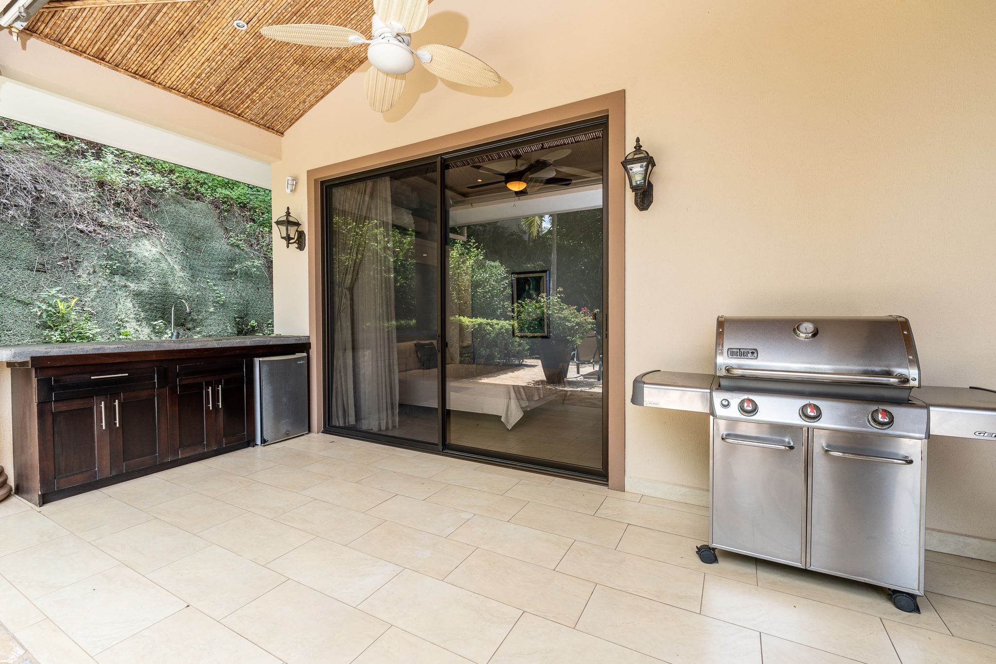 Casa Dulce Vida Pacifico rental home - Bar And Grill 1