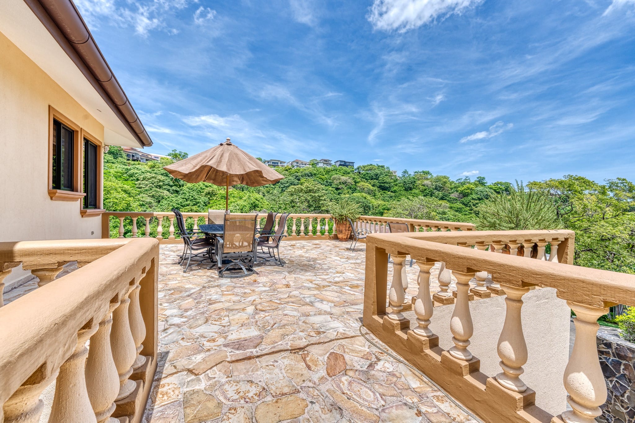Casa Dulce Vida Pacifico rental home - Front Patio