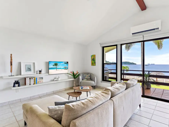 Pacific Beach Condo 10 beachfront condo in Playa Potrero — photo 1