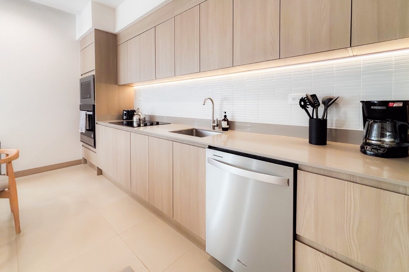 Modern kitchen in Na Umi N511